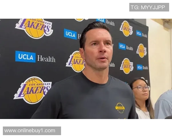 雷迪克透露东契奇与詹姆斯今日专注个人技术训练无健康隐患